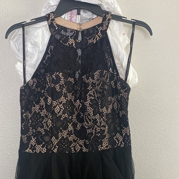 Formal Dress - Picture 3 of 3